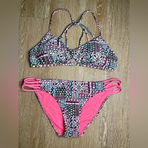 Hollister Other - Hollister Vibrant Pastels Boho Geo Shapes Pattern Bikini Top & Bottoms Sz Large